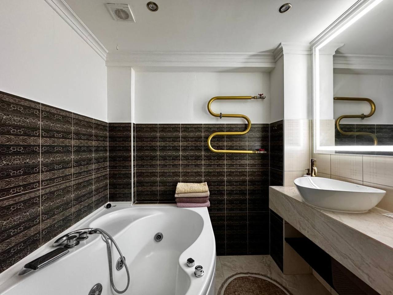 Deribasivska 10 Luxury Apartment Одеса Екстер'єр фото