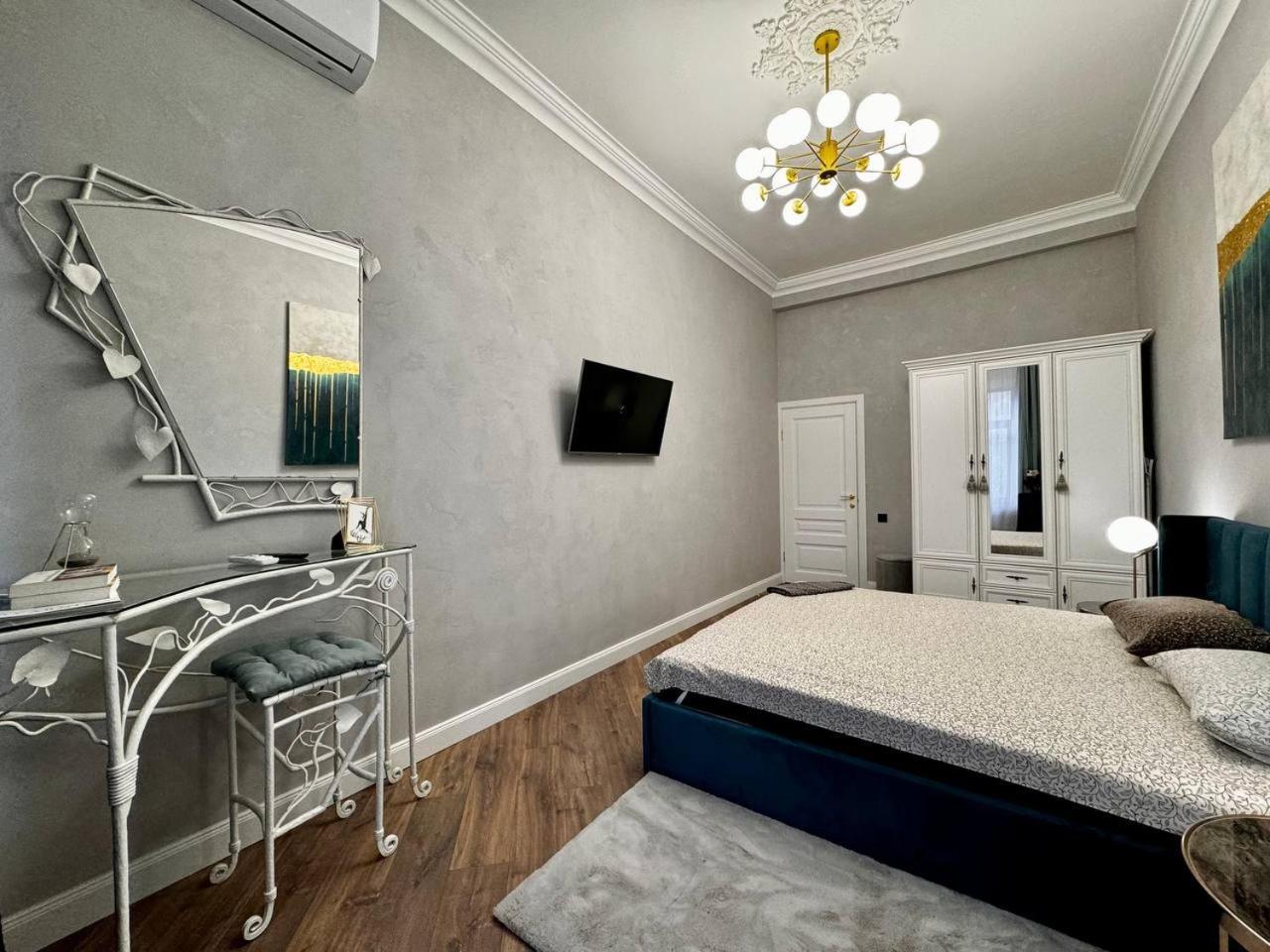 Deribasivska 10 Luxury Apartment Одеса Екстер'єр фото